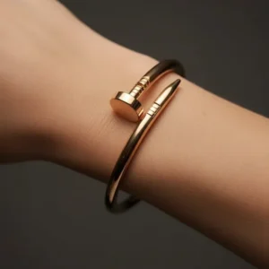 Bracelete Prego Dourado Bella Falcão